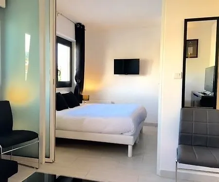 Rue D'antibes Apartman *